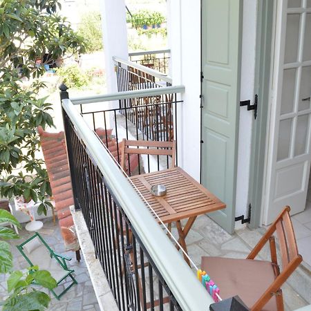 Anna George Studios Stafylos Exterior foto