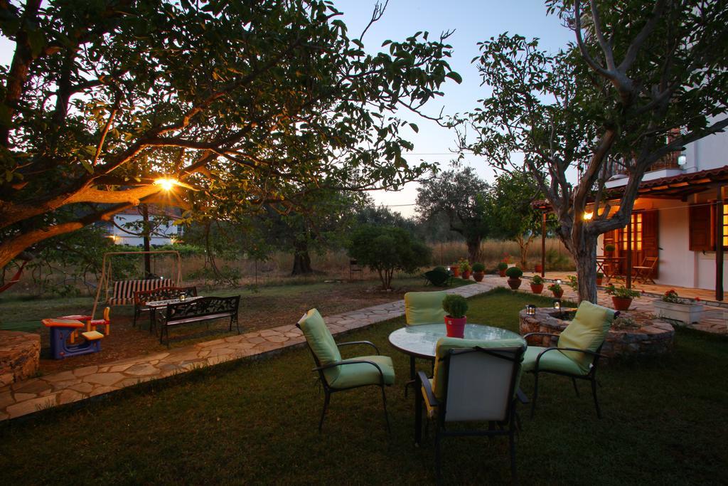 Anna George Studios Stafylos Exterior foto