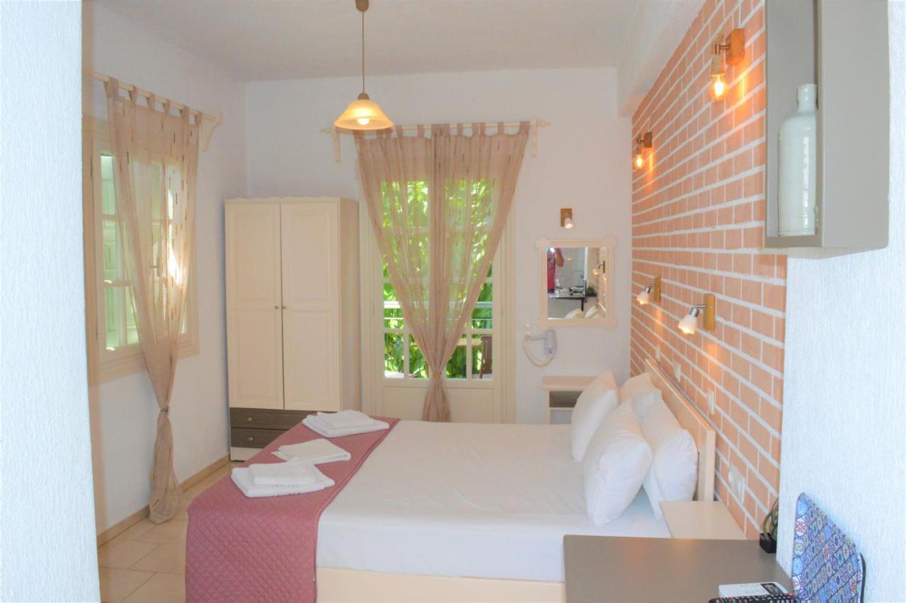 Anna George Studios Stafylos Exterior foto
